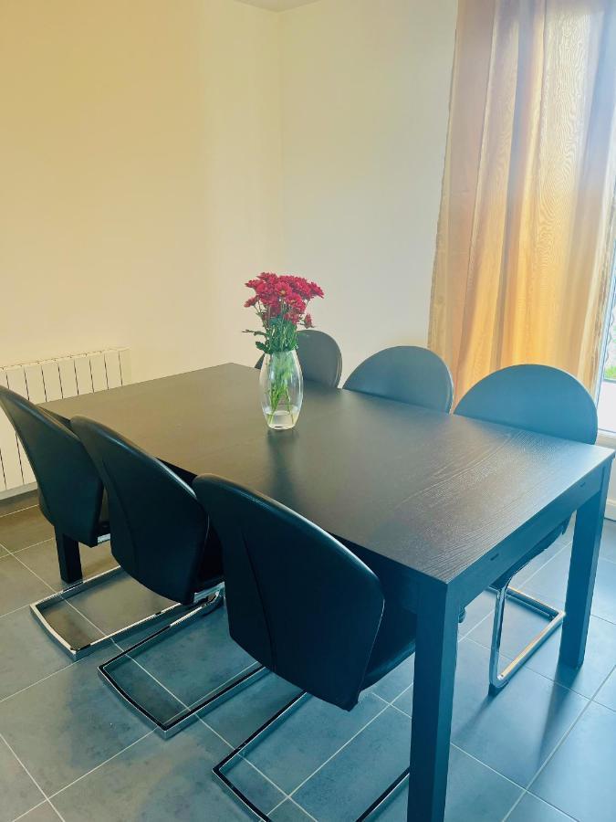 Holiday home Maison De Charme A 5 Min De Paris Villeneuve-Saint-Denis